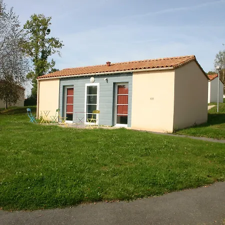 Olydea - A 2,5km Du Puydufou 2*